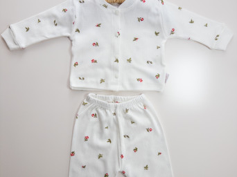 Lale Desenli Beyaz Pijama Takımı