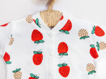 Çilek Desenli Pijama Takımı